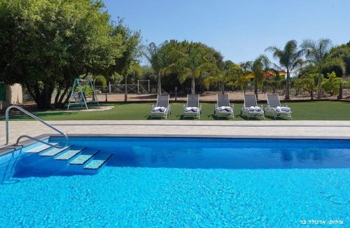 אחוזת שושנים בוטיק